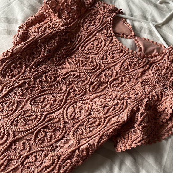 Mauve backless embroidered dress - NWOT - Picture 6 of 7